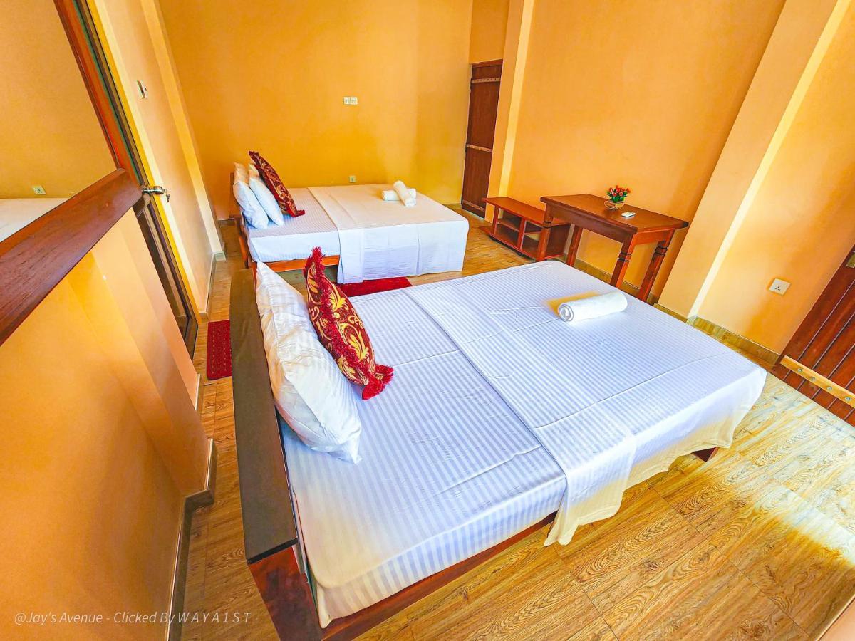 Jay'S Avenue Hotel Udawalawe Exterior photo