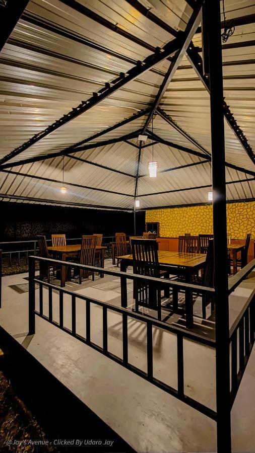 Jay'S Avenue Hotel Udawalawe Exterior photo