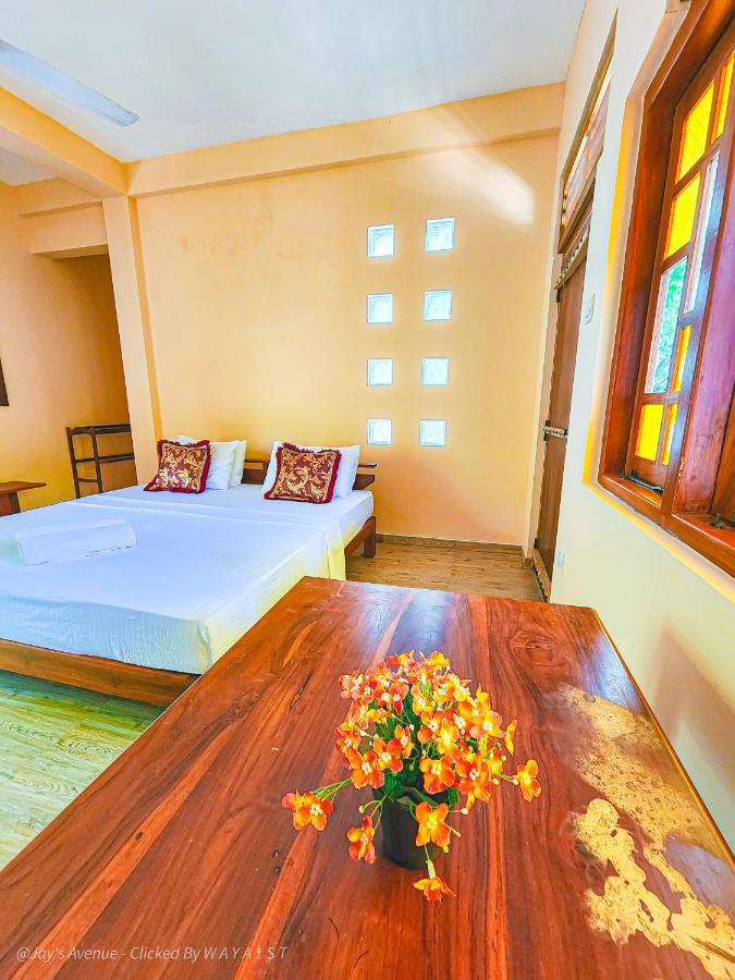 Jay'S Avenue Hotel Udawalawe Exterior photo
