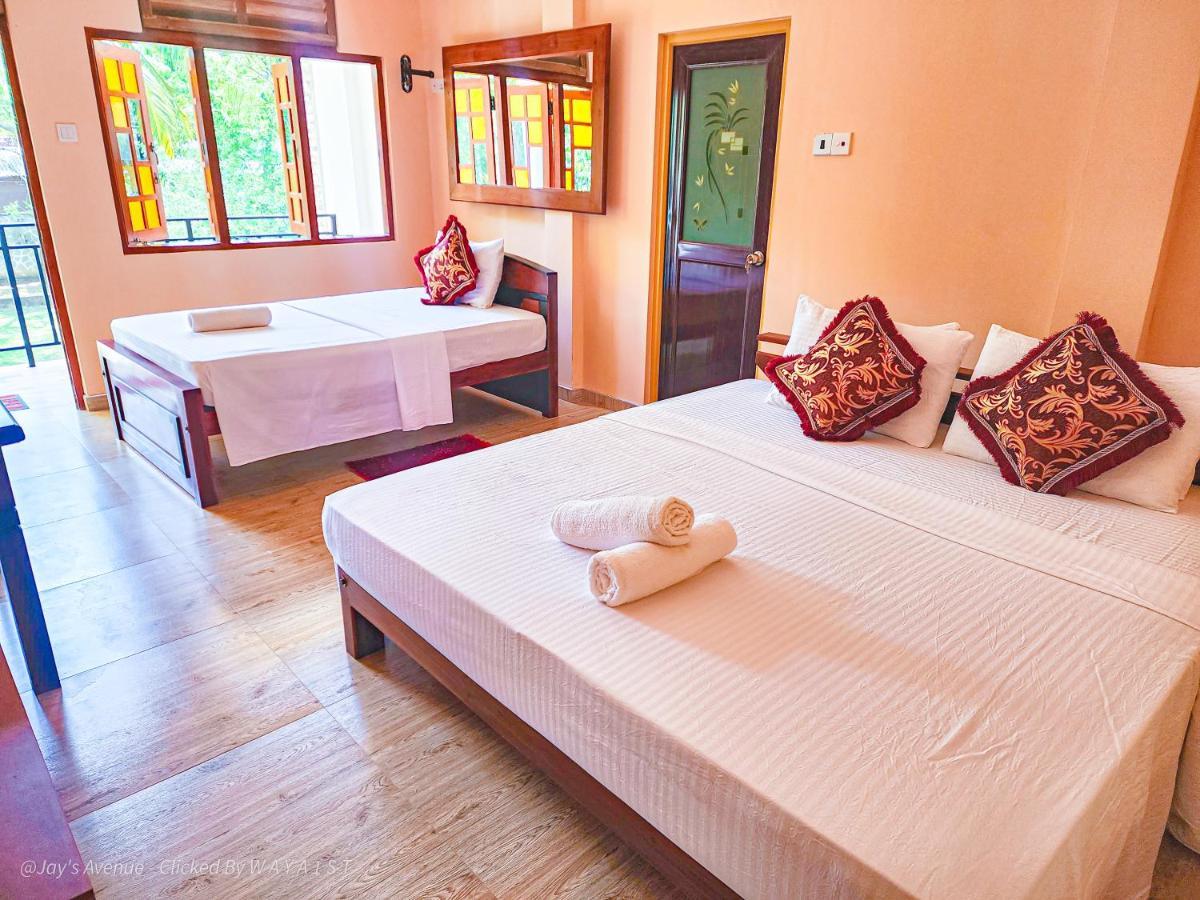 Jay'S Avenue Hotel Udawalawe Exterior photo
