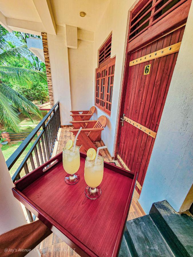 Jay'S Avenue Hotel Udawalawe Exterior photo