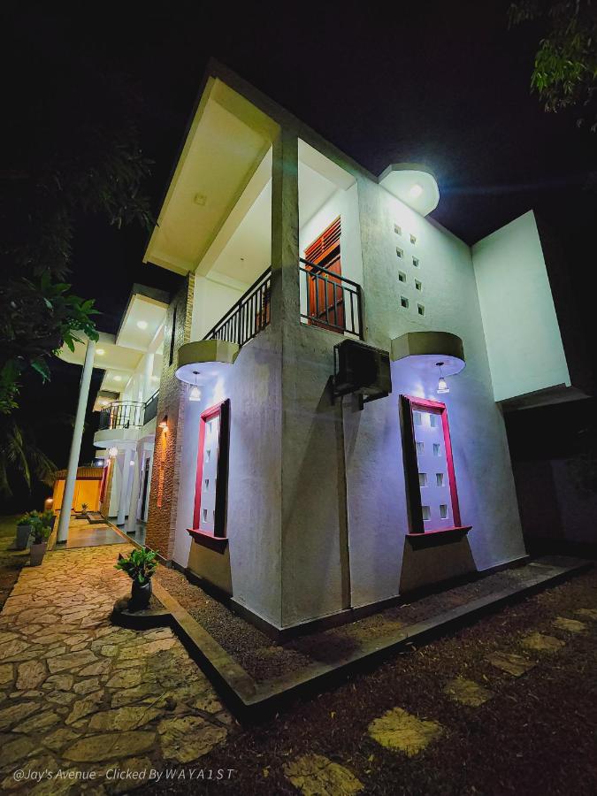 Jay'S Avenue Hotel Udawalawe Exterior photo