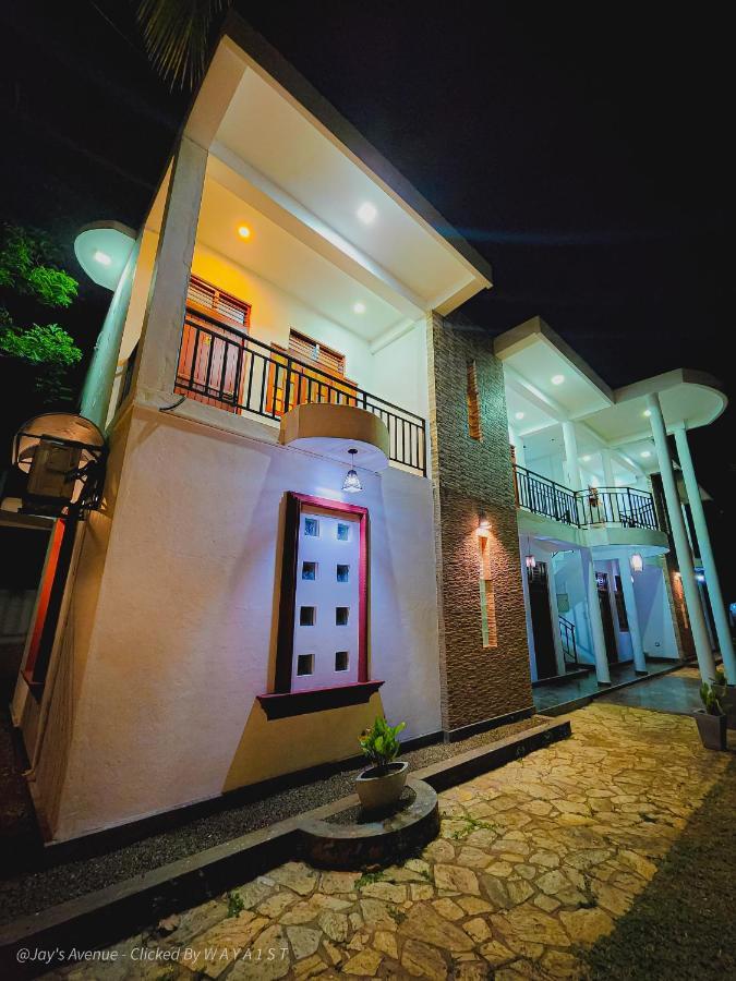 Jay'S Avenue Hotel Udawalawe Exterior photo